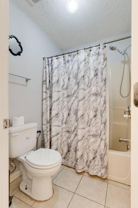 Lovely 2 Bdr Condo With Balcony 2M To Broadway Nashville Exterior photo