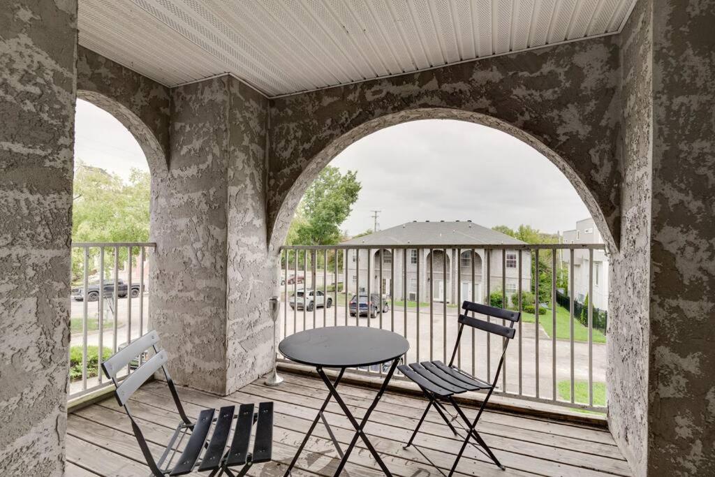Lovely 2 Bdr Condo With Balcony 2M To Broadway Nashville Exterior photo